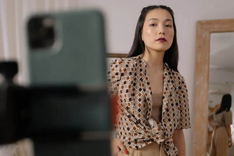 Why the Person in Your Edited Photos Feels Like a Stranger in the Mirror